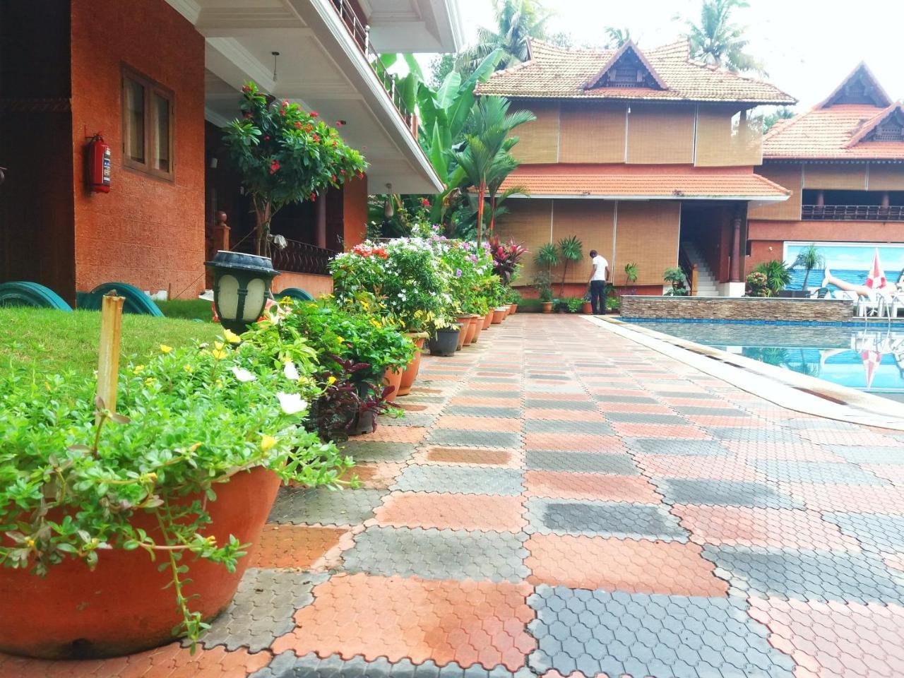 Hôtel Nikhil Ayurvedic Heritage à Varkala Extérieur photo