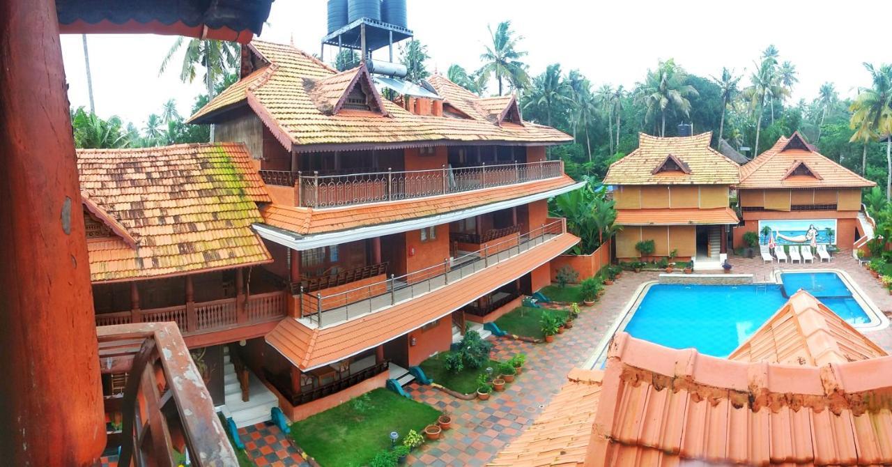 Hôtel Nikhil Ayurvedic Heritage à Varkala Extérieur photo