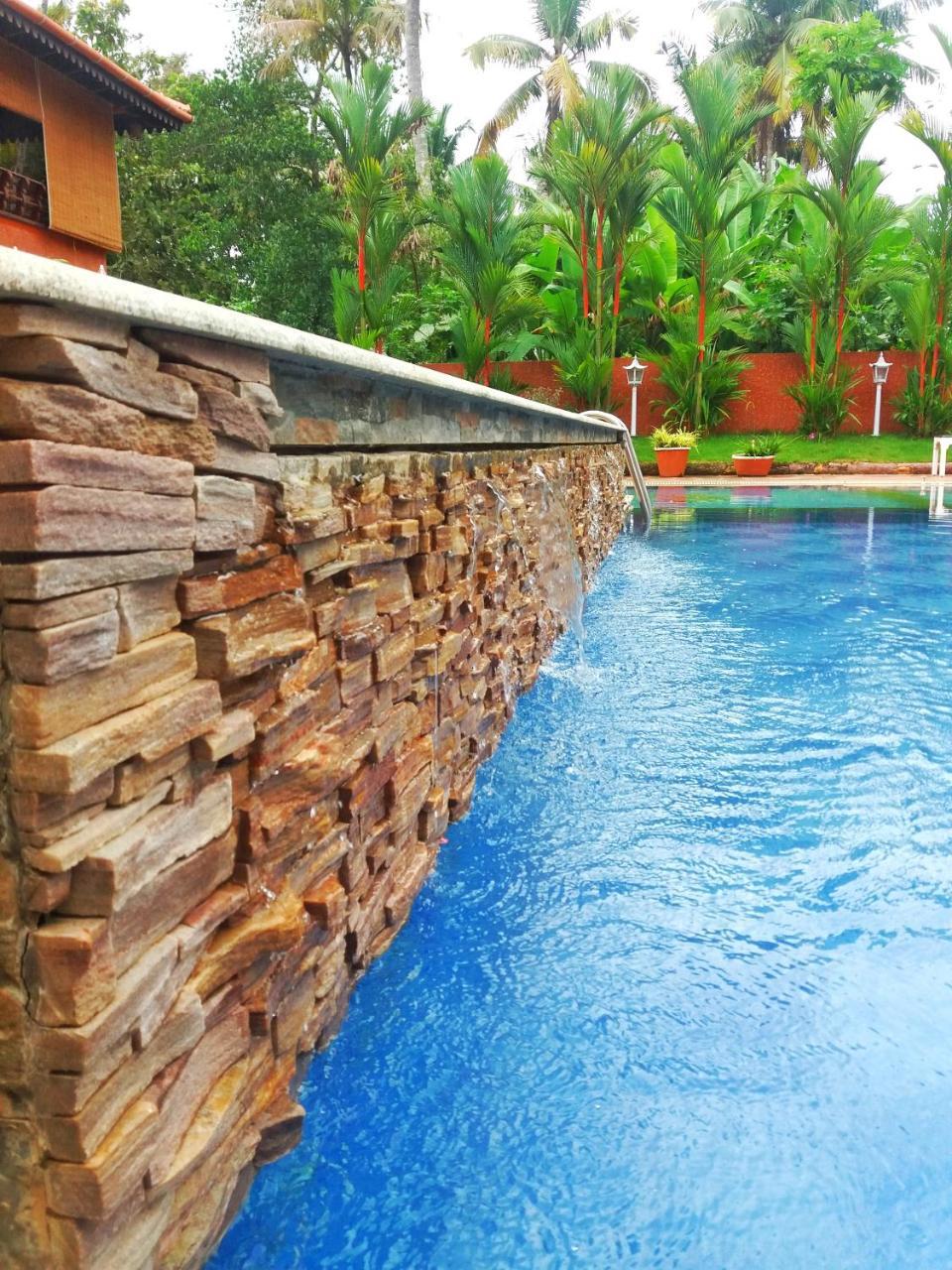 Hôtel Nikhil Ayurvedic Heritage à Varkala Extérieur photo