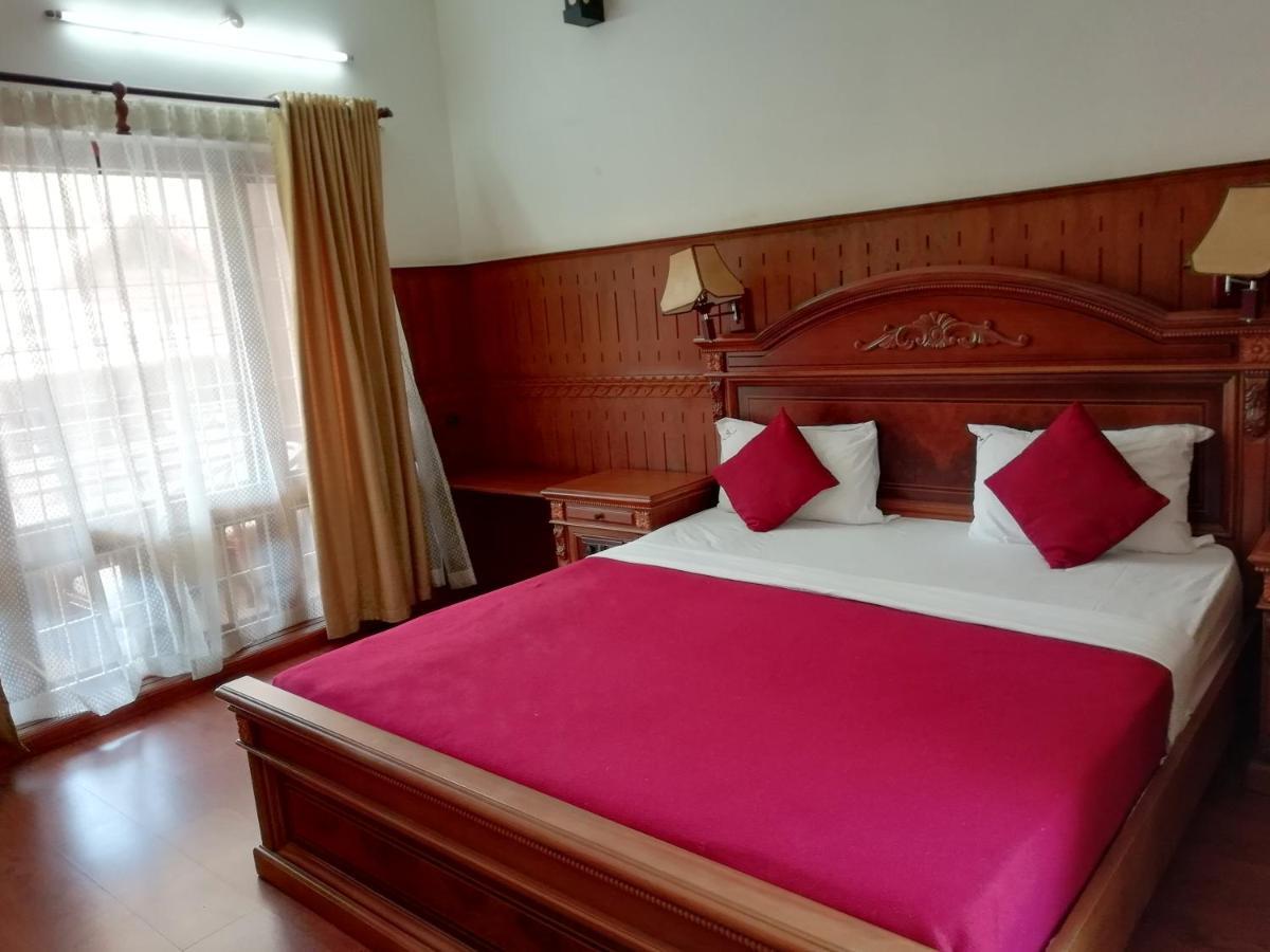 Hôtel Nikhil Ayurvedic Heritage à Varkala Extérieur photo